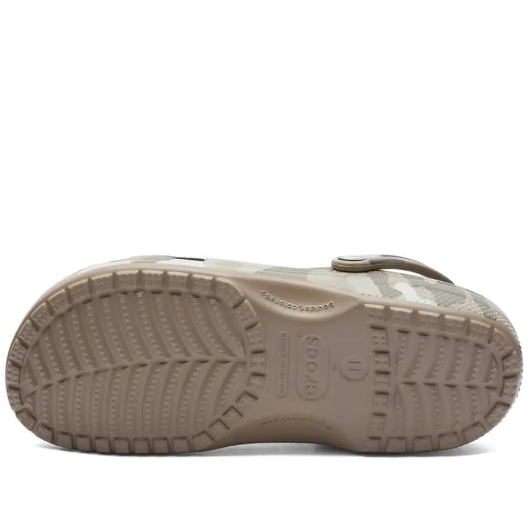 Crocs Classic Printed Camo Clogs, multicolor