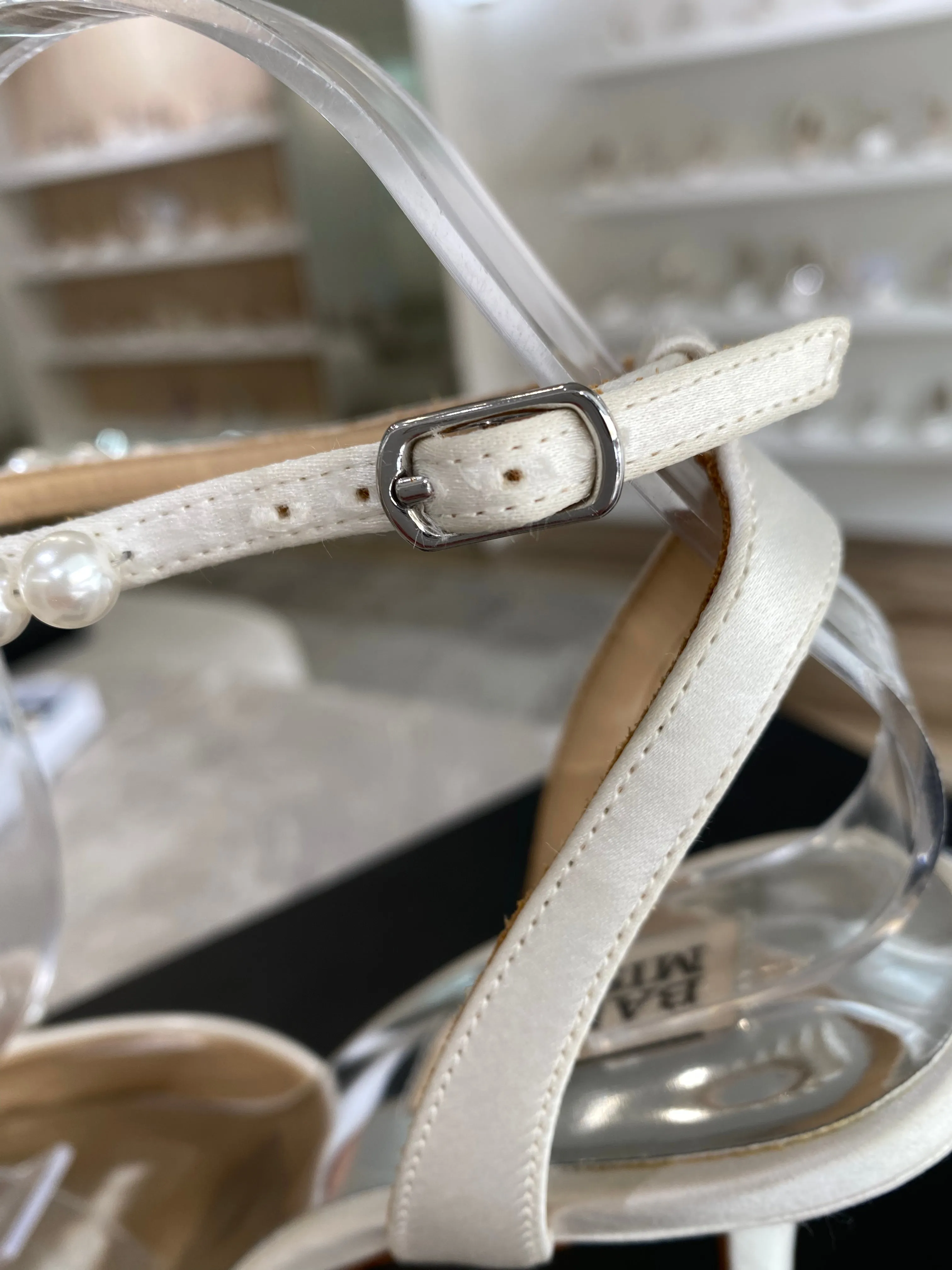 SAMPLE - Faint White - Size 7.5