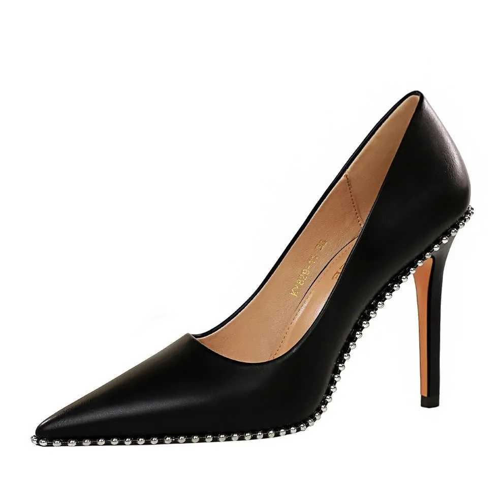 Small Studded Trim Pointed Toe Heel