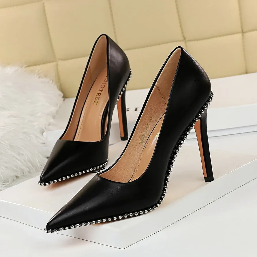 Small Studded Trim Pointed Toe Heel